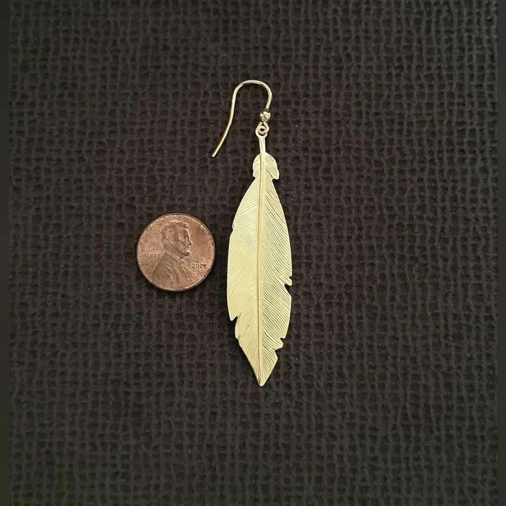 Mia Fiore Textured Gold💛 Feather🪶 Earrings